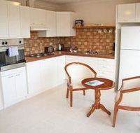 Yarra Glen Racecourse Apartments - Sydneys Hotel