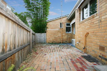 Lisson Holiday Rental - Sydneys Hotel 1
