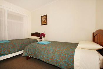 Lisson Holiday Rental - Sydneys Hotel 4