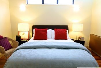 Apartment2c - Old Hat Factory - Sydneys Hotel 3
