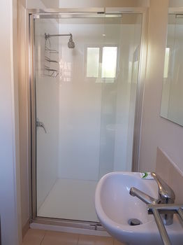 Bentley Waterfront Motel & Cottages - Sydneys Hotel 9