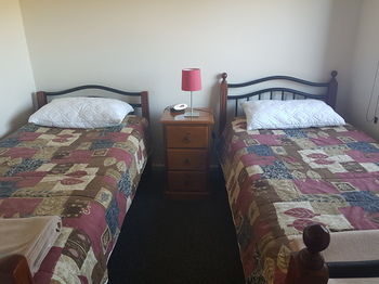 Bentley Waterfront Motel & Cottages - Sydneys Hotel 24
