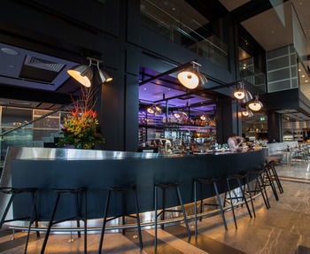 Pullman Sydney Airport - Sydneys Hotel 1