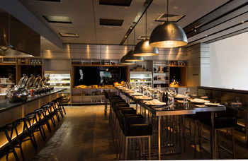 Pullman Sydney Airport - Sydneys Hotel 11