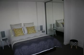 Apartment On King Street - Sydneys Hotel 3