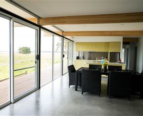 Pelican Point Sanctuary - Sydneys Hotel 1