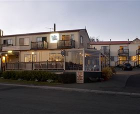 Amos House And Swansea Ocean Villas - Sydneys Hotel 0