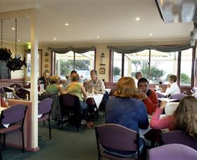 Amos House And Swansea Ocean Villas - Sydneys Hotel 2