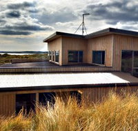 King Island Breaks - Porky's Beach House - Sydneys Hotel