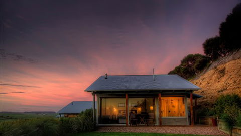 Anchors Beach House - Sydneys Hotel 1