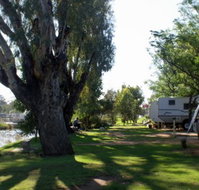 Numurkah Caravan Park - Sydneys Hotel