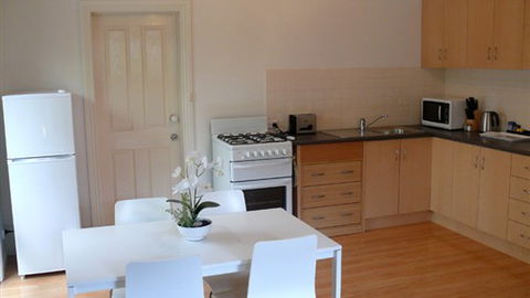 Deanswood Self Contained Accommodation - Sydneys Hotel 3