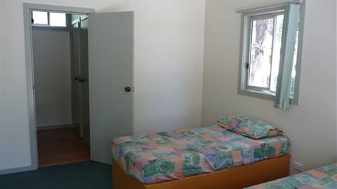 UC Camping Acacia - Sydneys Hotel 0