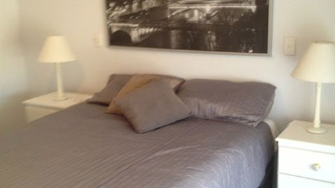 Ulmara Holiday Unit - Sydneys Hotel 1