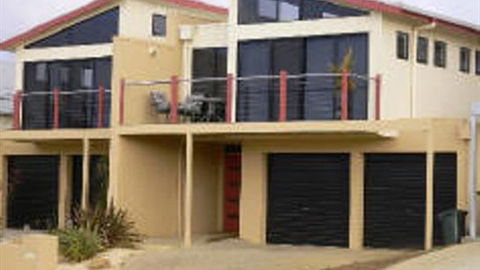 An Ocean Vista Two - Sydneys Hotel 2