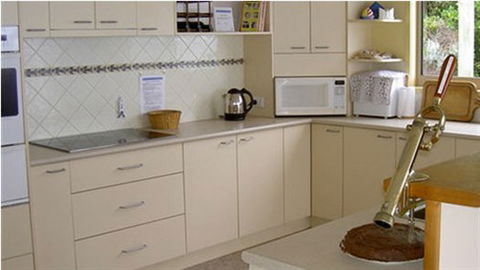 Abalone Beach House - Sydneys Hotel 1