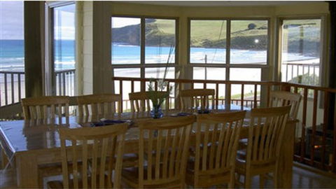 Abalone Beach House - Sydneys Hotel 2