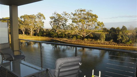 Gippsland Lakehouse - Sydneys Hotel 1