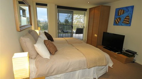 Gippsland Lakehouse - Sydneys Hotel 5