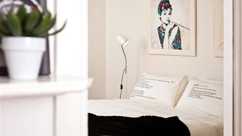 Phyl & May's Luxury Accommodation - Sydneys Hotel 5