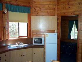 Aldinga Beach Holiday Park - Sydneys Hotel 1