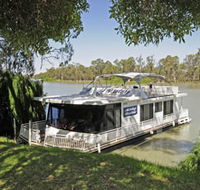 Boats and Bedzzz - The Murray Dream self-contained moored Houseboat - Sydneys Hotel