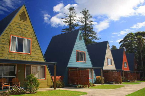 A-Frame Chalets @ Mokutu - Sydneys Hotel 0