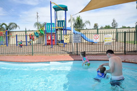Albury All Seasons Tourist Park - Sydneys Hotel 5