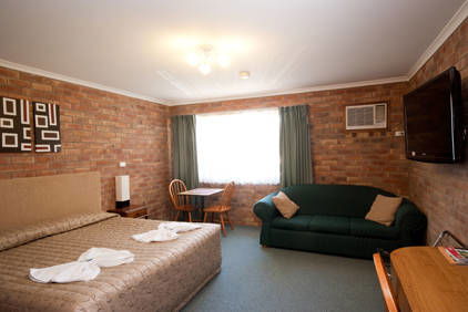 Allan Cunningham Motel And Old Wagon Restaurant - Sydneys Hotel 0