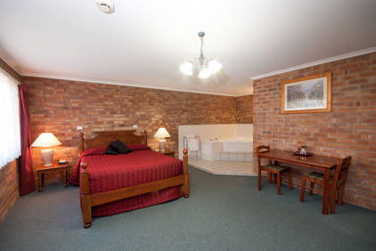Allan Cunningham Motel And Old Wagon Restaurant - Sydneys Hotel 2