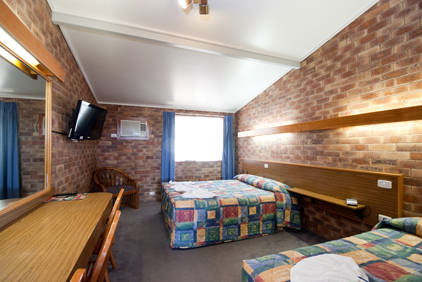 Allan Cunningham Motel And Old Wagon Restaurant - Sydneys Hotel 8