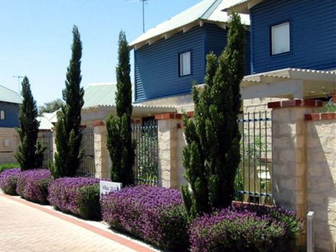 Amalfi Resort - Sydneys Hotel 1