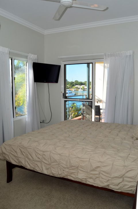 Apartment No 8 - Sydneys Hotel 3