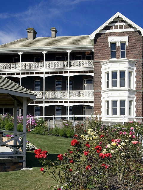 Auldington Hotel - Sydneys Hotel 1