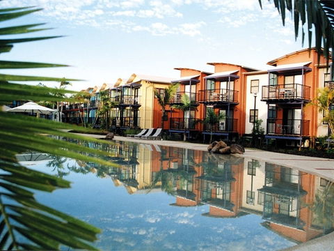 Australis Noosa Lakes - Sydneys Hotel 1