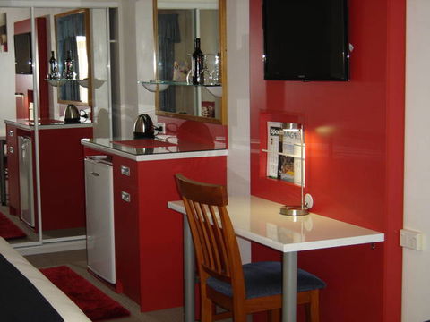 Avaleen Lodge Motor Inn - Sydneys Hotel 0