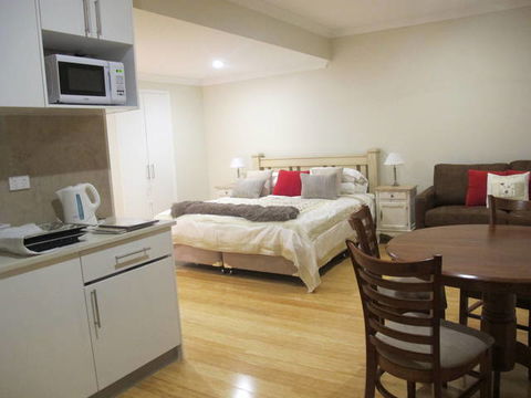 Chapel Woods Bed And Breakfast - Sydneys Hotel 0