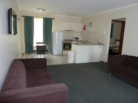 Werribee Motel & Apartments - Sydneys Hotel 0