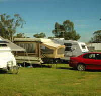 Crocodile Caravan   Camping Park - Sydneys Hotel