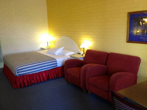 Econo Lodge Statesman Ararat - Sydneys Hotel 4