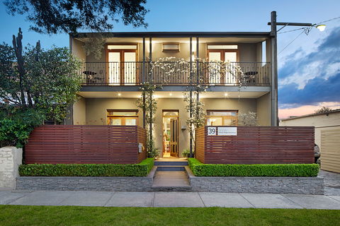 Prahran Village Guest House - Sydneys Hotel 0