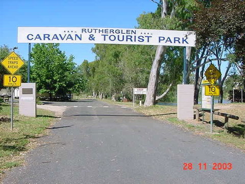 Rutherglen Caravan & Tourist Park - Sydneys Hotel 0