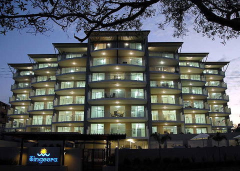 Tingeera Luxury Beachfront Apartments - Sydneys Hotel 0