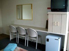 Wattle Tree Motel - Sydneys Hotel 2