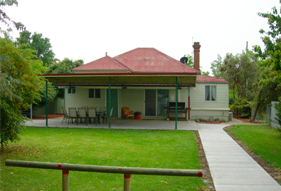 Woodies Cottage - Sydneys Hotel 5