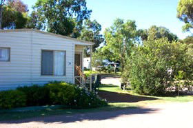Acclaim Pine Grove Holiday Park - Sydneys Hotel 1