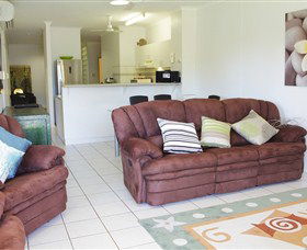 Absolute Beachfront Apartment - Sydneys Hotel 3