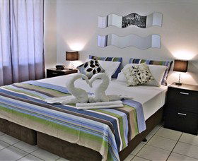 Absolute Beachfront Apartment - Sydneys Hotel 2