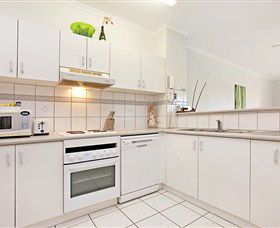 Absolute Beachfront Apartment - Sydneys Hotel 5