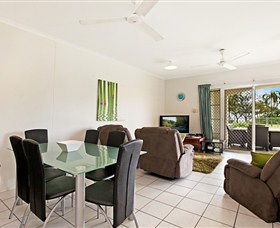 Absolute Beachfront Apartment - Sydneys Hotel 6